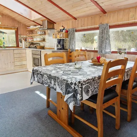 Elpida - 2km From The Sea By Interhome Lakolk