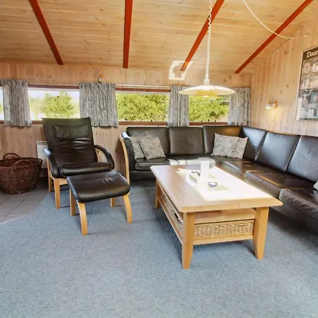 Elpida - 2km From The Sea By Interhome Lakolk